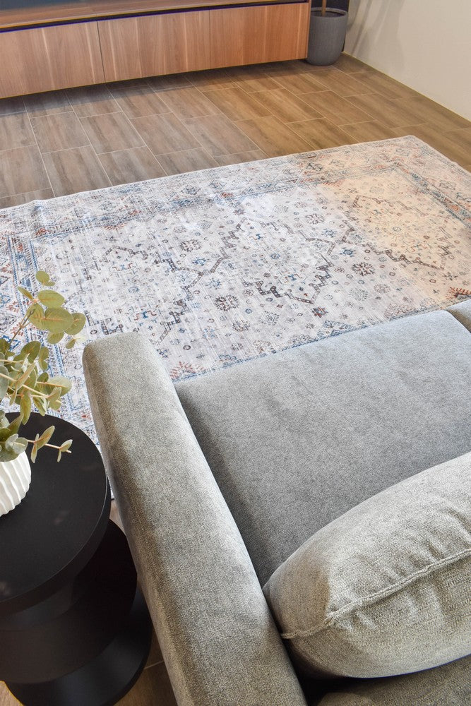 Gloria Casablanca Three Farm Rug