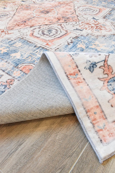 Gloria Chiraz Tribal Heriz Rug