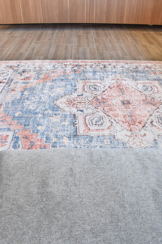 Gloria Chiraz Tribal Heriz Rug