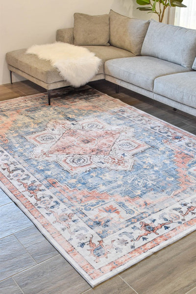 Gloria Chiraz Tribal Heriz Rug