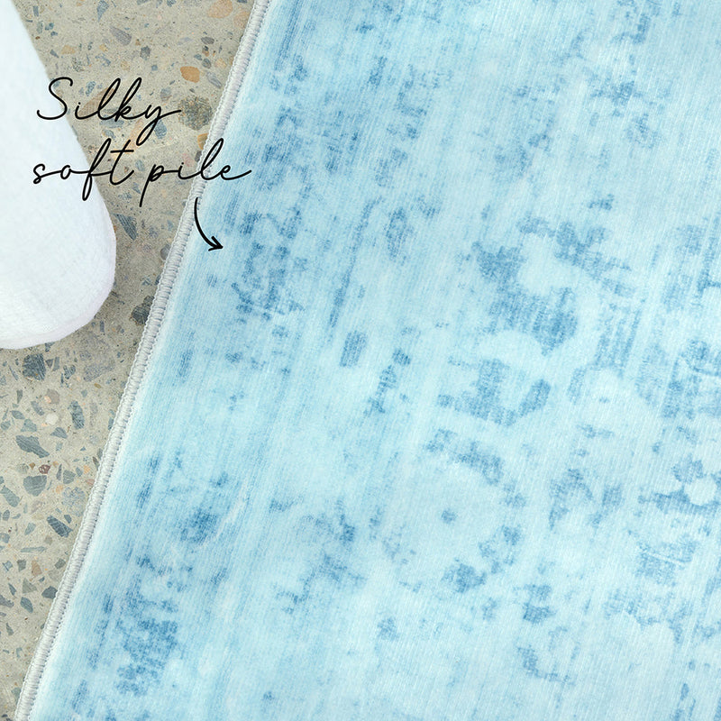 Lucent Aquamarine Vivid Washable Rug