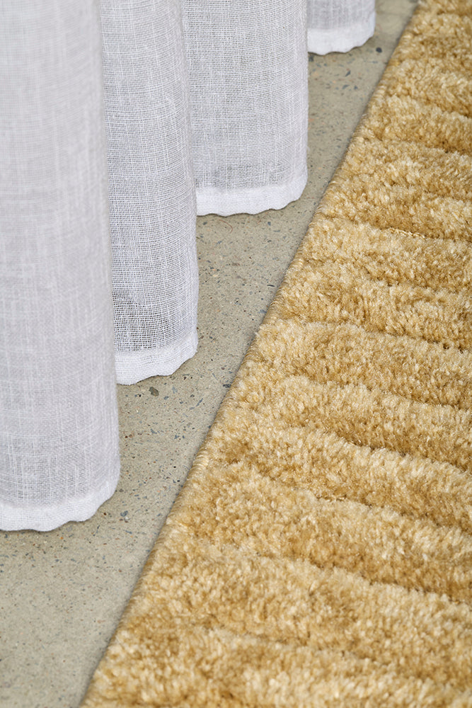 Comfina Ozzy Aliya Gold Rug