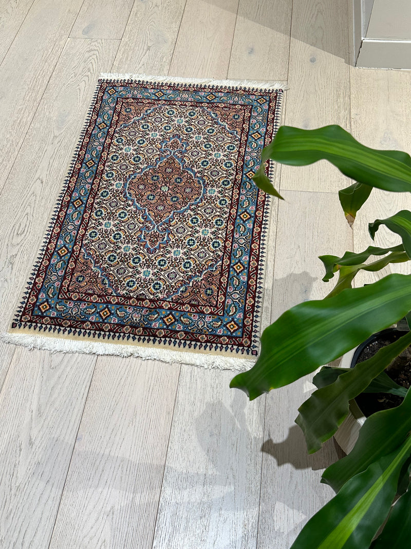 Handmade Floating Fish Design Wool Rug (STK 162-6) 90x58CM, Rugs Online Rugs Sydney Australia, www.rugsonlinerugs.com.au