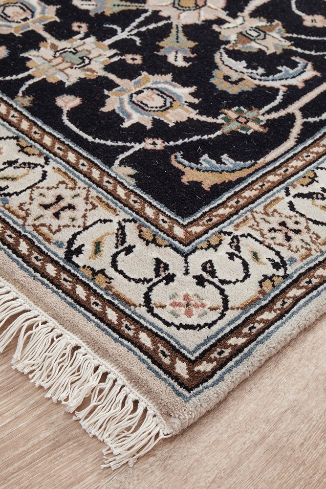 Indian Naein 9060 Navy 391x77cm