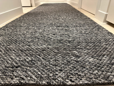 Chicago Drops Skandi Midnight Wool Runner Rug