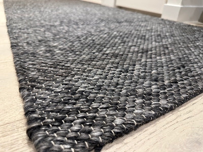 Chicago Drops Skandi Midnight Wool Runner Rug