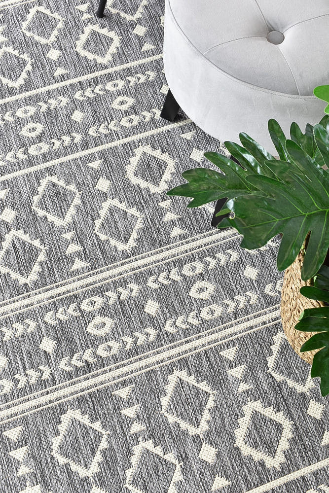 Long Island Alaska Zulu Grey Cream Rug 3333-GU6E