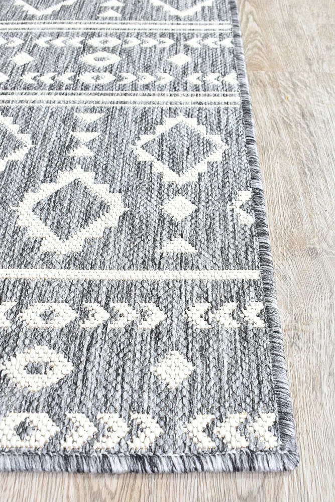 Long Island Alaska Zulu Grey Cream Rug 3333-GU6E