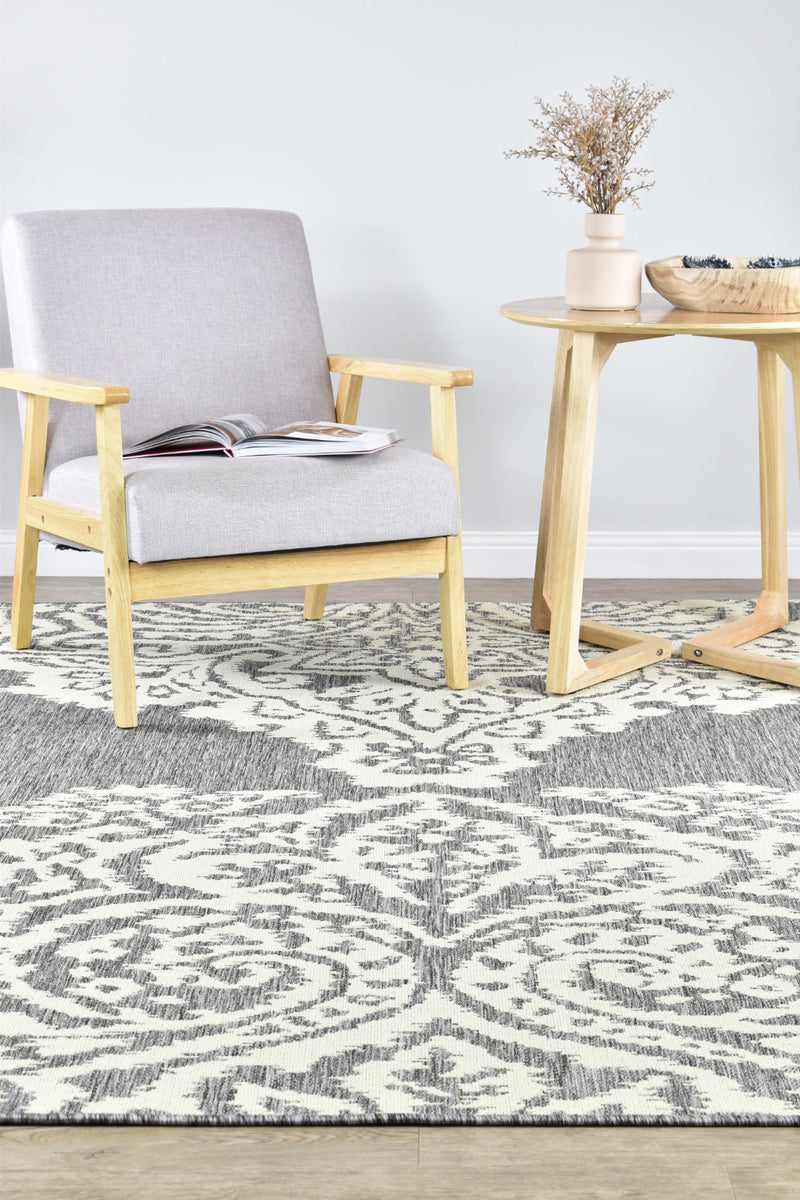 Long Island Alaska Mono Grey Cream Rug 5605-GU6E